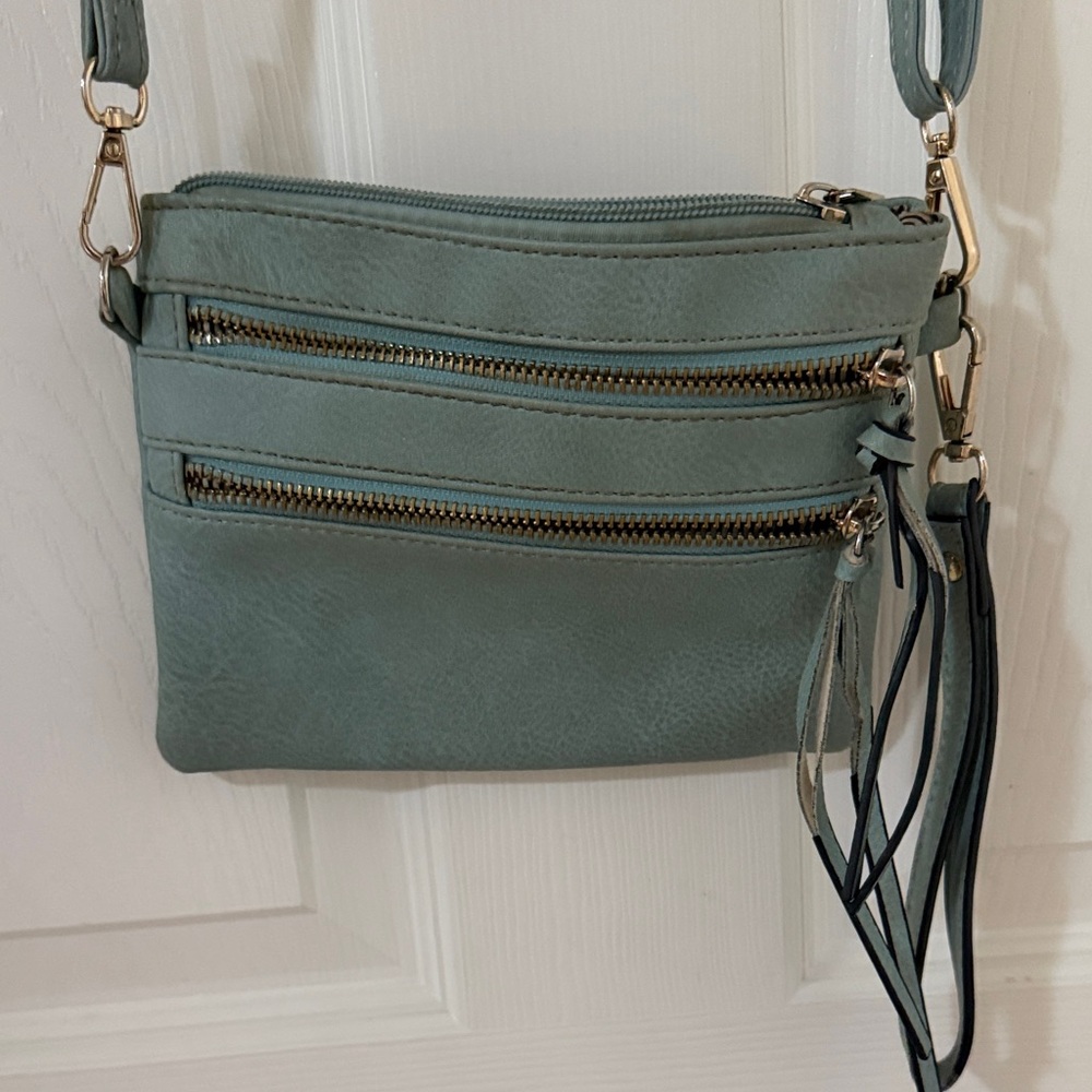 Elegant Green Crossbody Bag